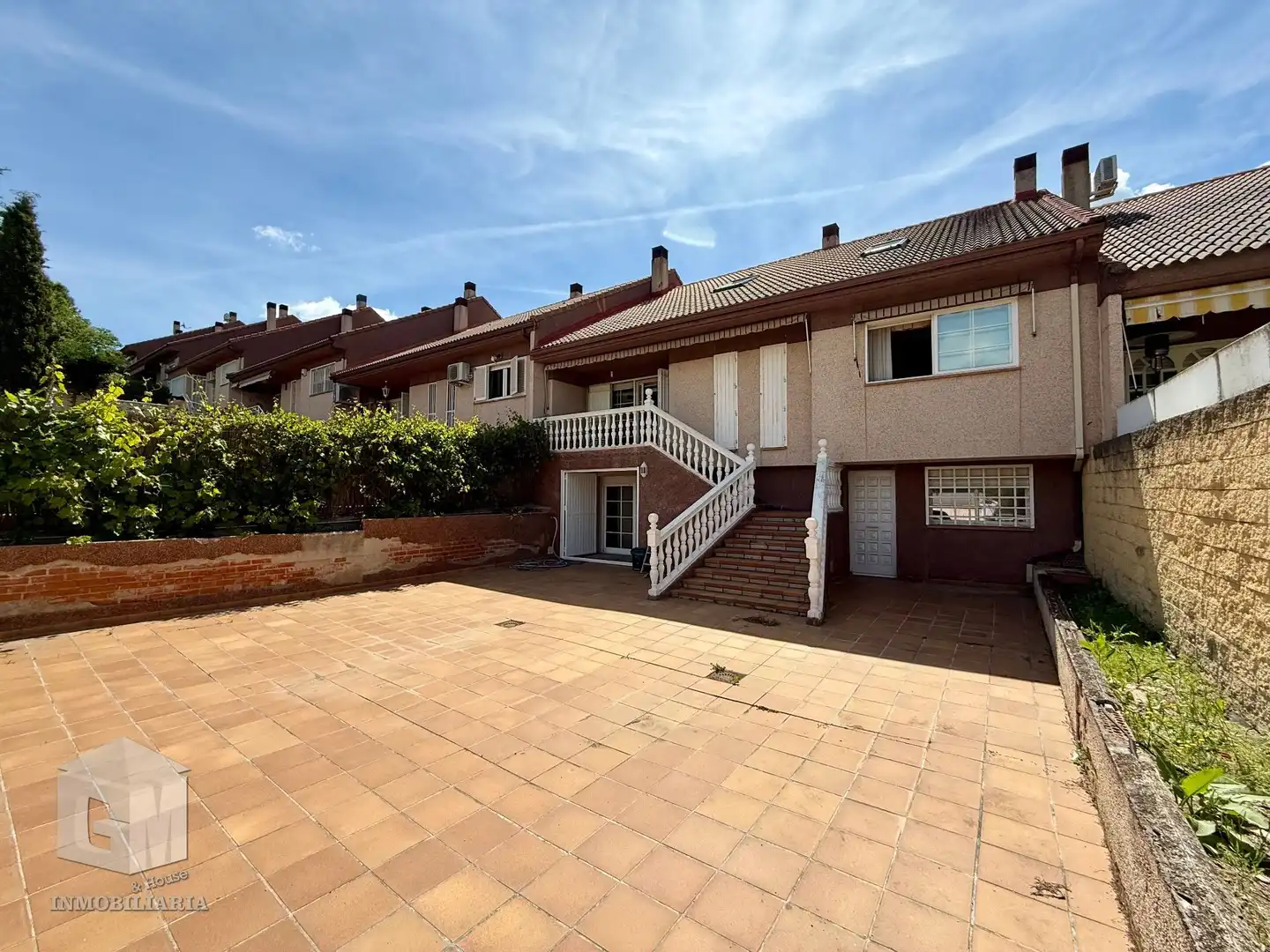 Vista exterior de Casa adosada en venda en Las Rozas de Madrid amb Calefacció, Jardí privat i Terrassa
