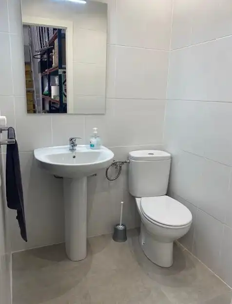 Baño de Local en venta en Riudoms