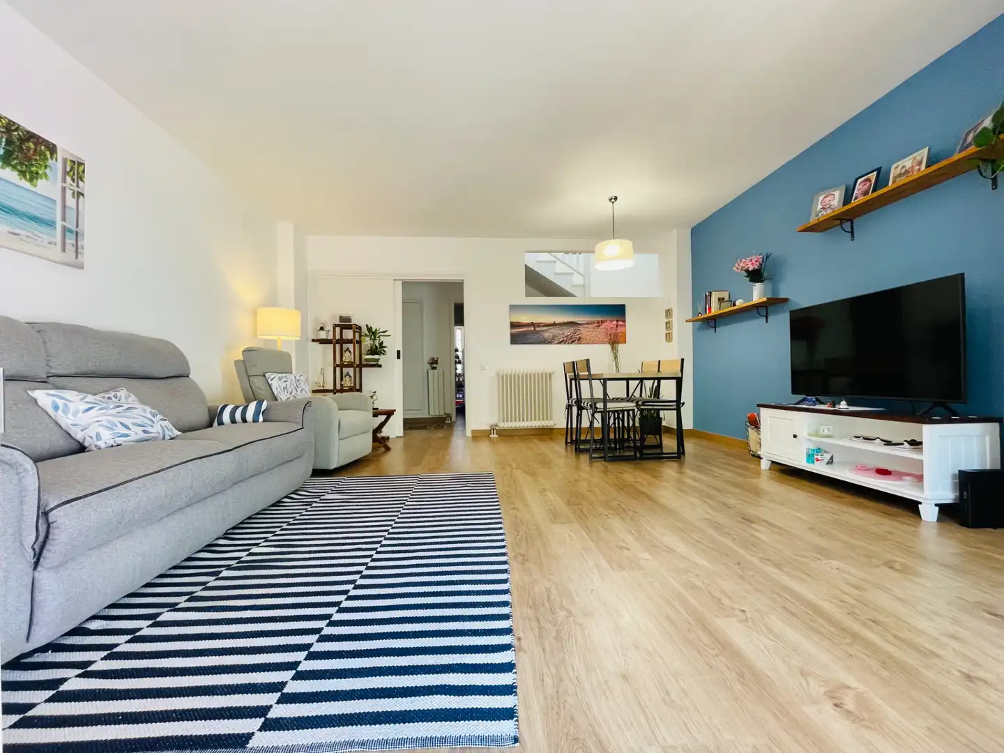 Sala de estar de Dúplex en venta en Corbera de Llobregat con Calefacción, Parquet y Terraza