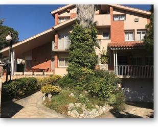 Exterior view of House or chalet for sale in El Vendrell  with Heating, Private garden and Terrace