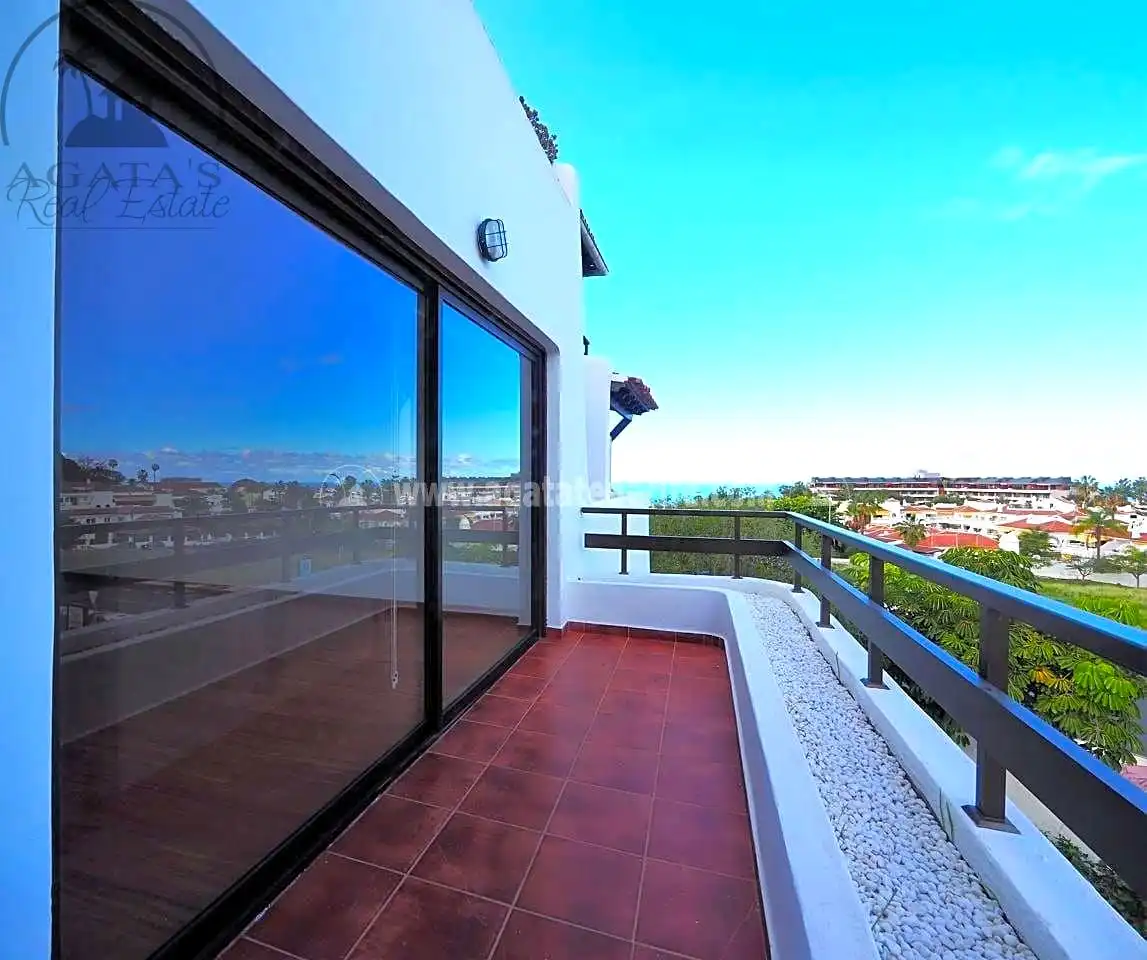 Vista exterior de Pis de lloguer en Puerto de la Cruz amb Calefacció, Terrassa i Piscina