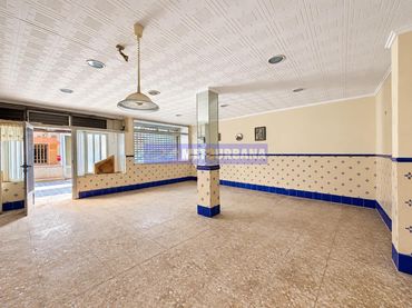 Local comercial de lloguer a Cardenal Benlloch