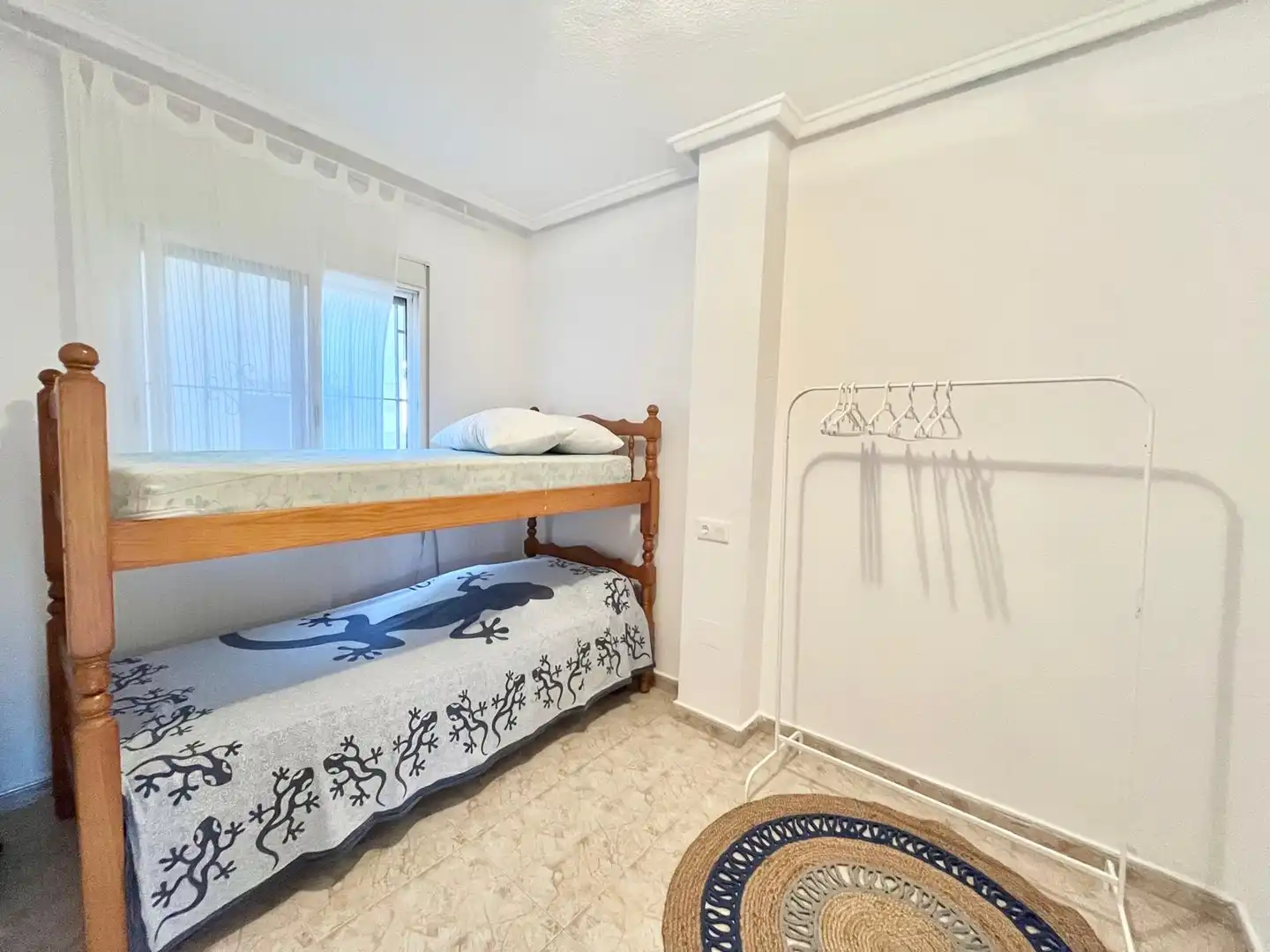 Habitación de Planta baja de alquiler en Torrevieja con Calefacción, Piscina y Amueblado