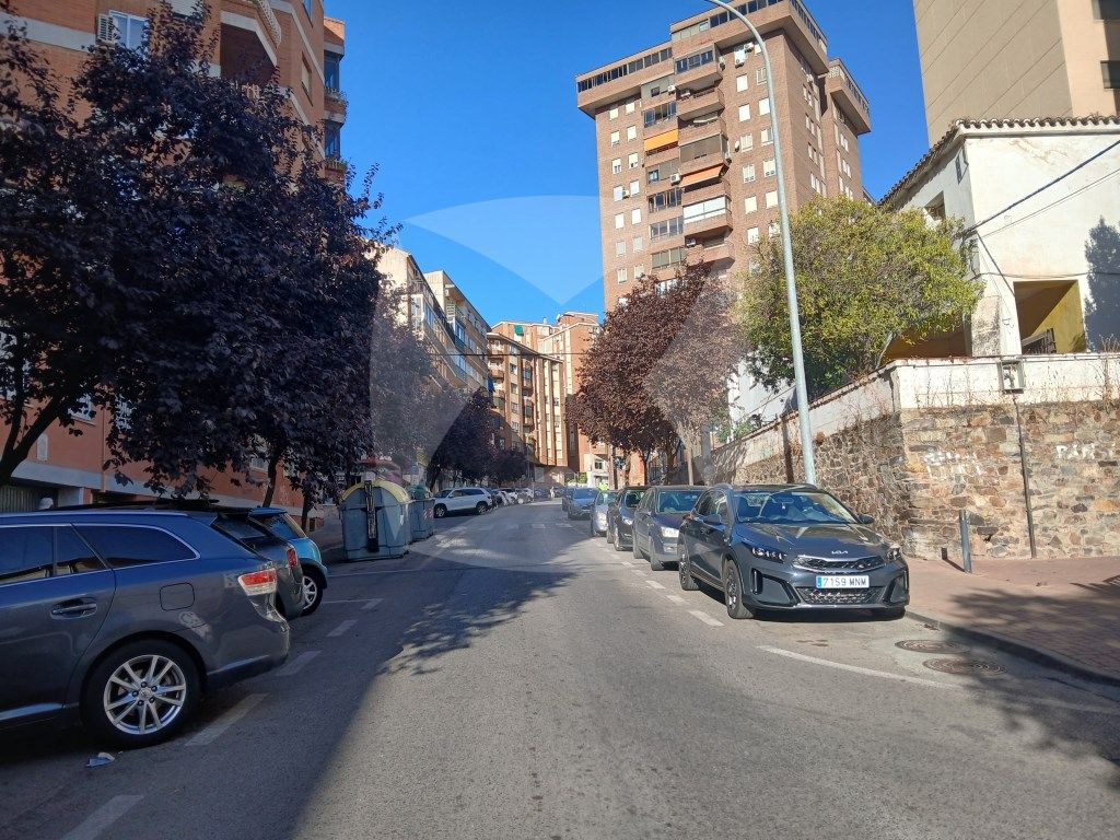 Vista exterior de Casa o xalet en venda en Cáceres Capital amb Calefacció, Terrassa i Traster