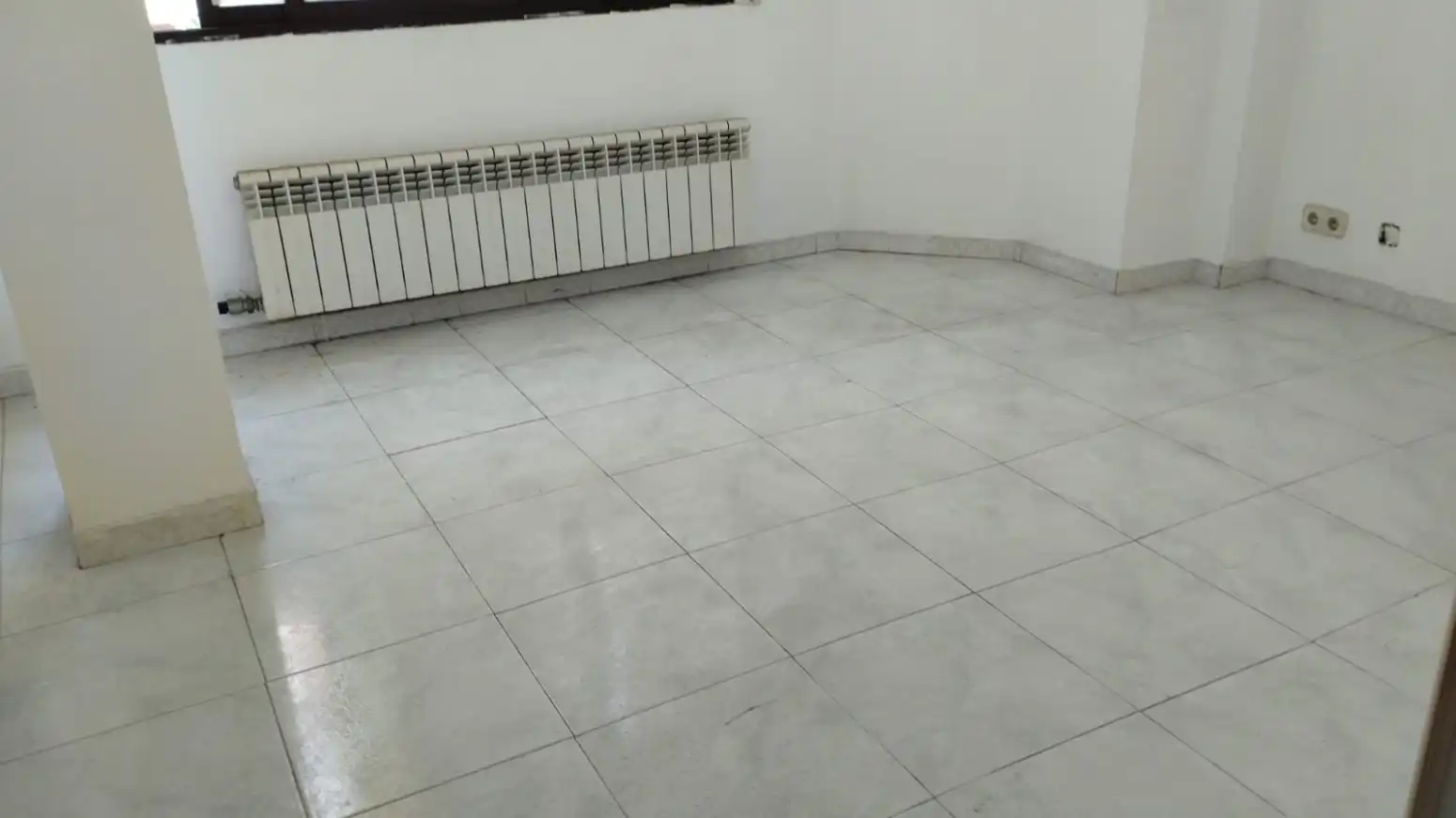 Office for rent in  Logroño  with Heating and Terrace