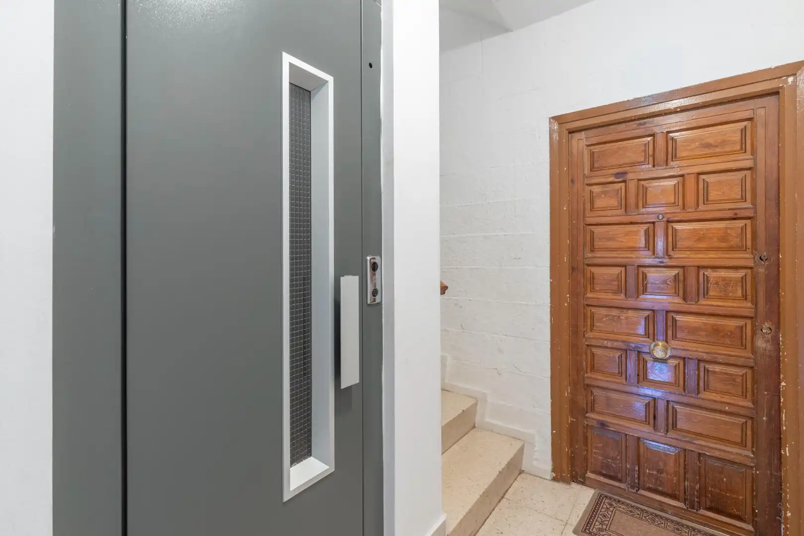 Flat for sale in Granada  with Air Conditioner and Terrace