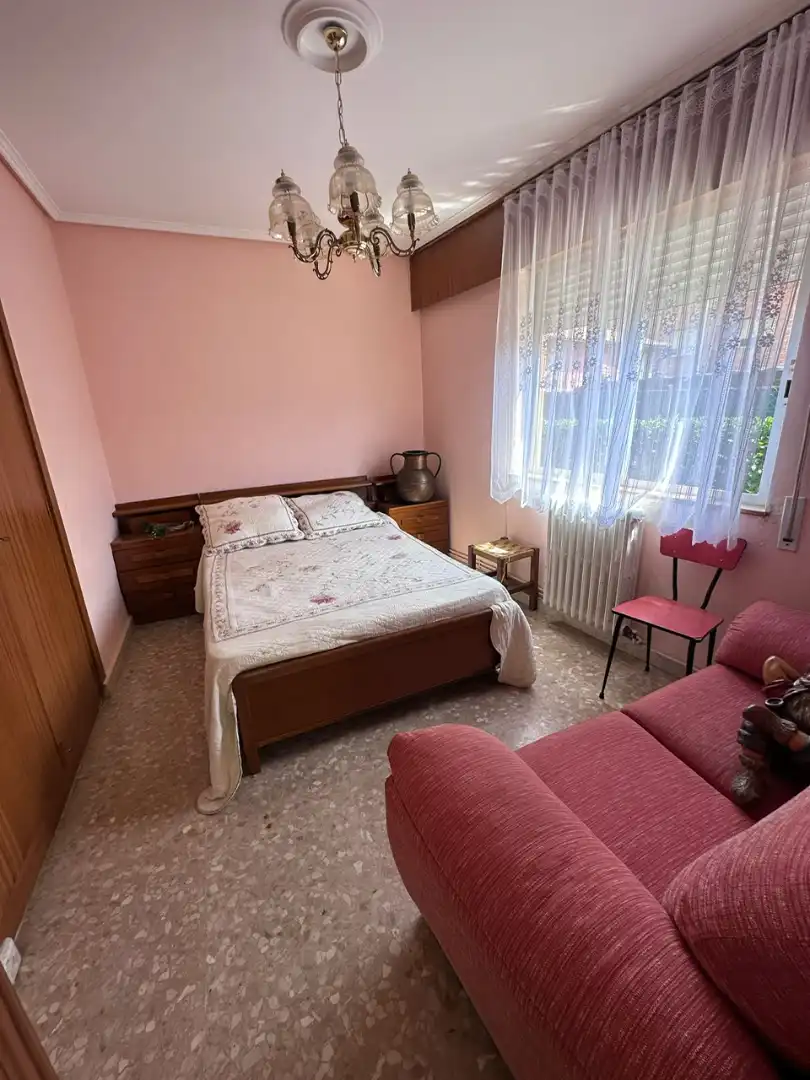 Dormitori de Casa o xalet en venda en Lagunilla del Jubera amb Calefacció, Jardí privat i Traster