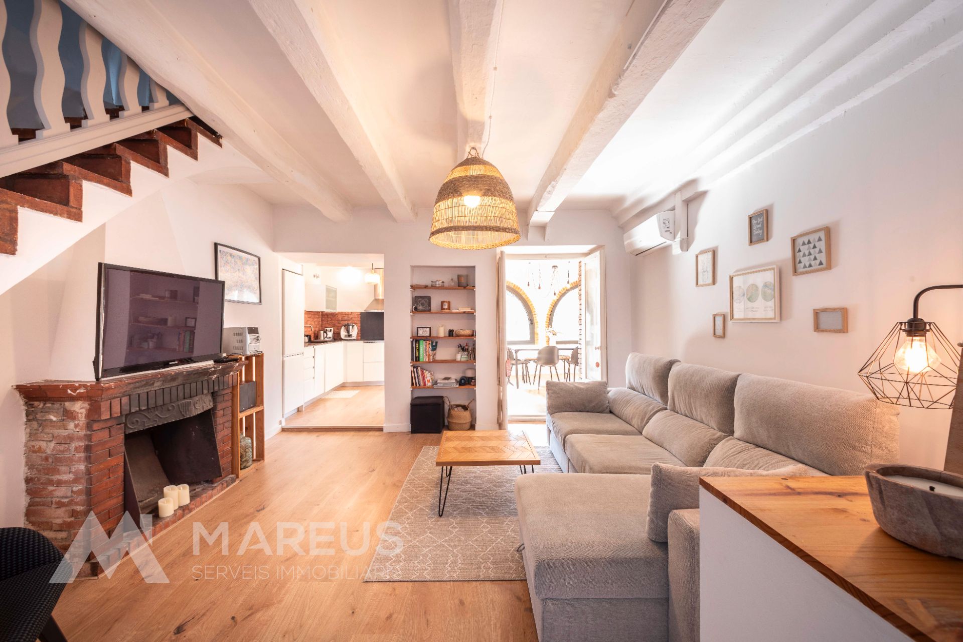 Sala d'estar de Casa o xalet en venda en Castellví de Rosanes amb Aire condicionat, Jardí privat i Terrassa