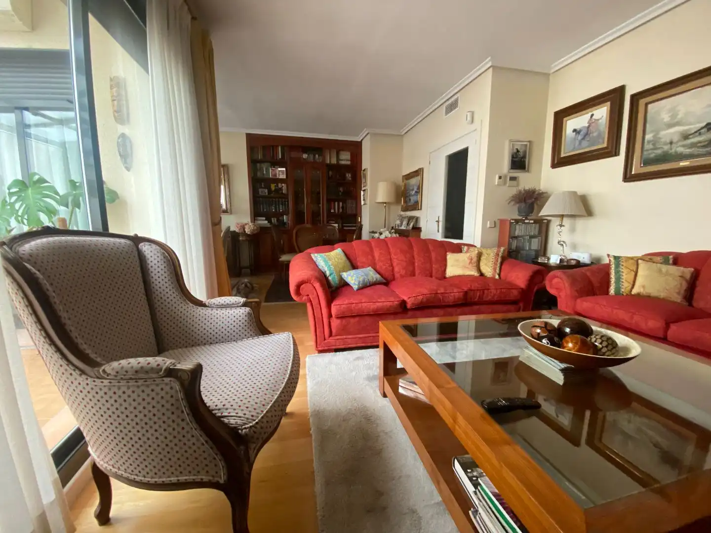 Wohnzimmer von Dachboden zum Verkauf in  Madrid Capital mit Klimaanlage und Terrasse