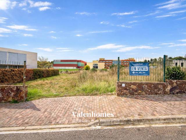 Terreno residencial en Venta en Calle Montsant en Sant Esteve Sesrovires