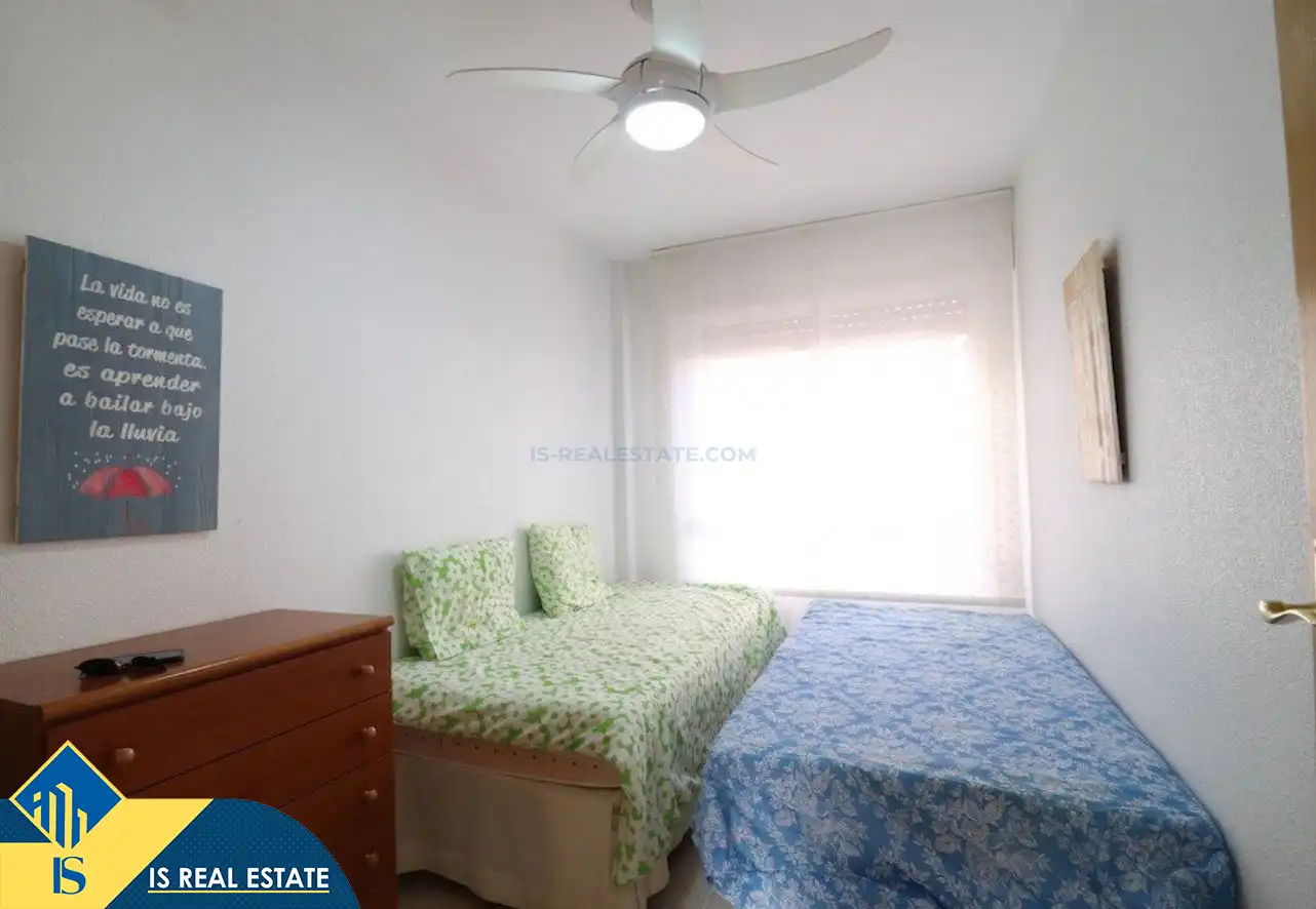 Dormitori de Apartament de lloguer en Orihuela amb Aire condicionat, Calefacció i Terrassa