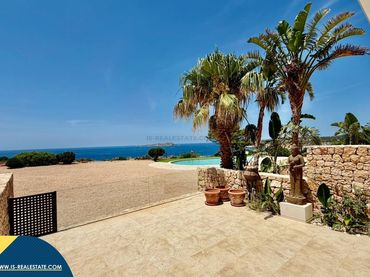 Casa con piscina en venta en Cala Vedella-Cala Tarida