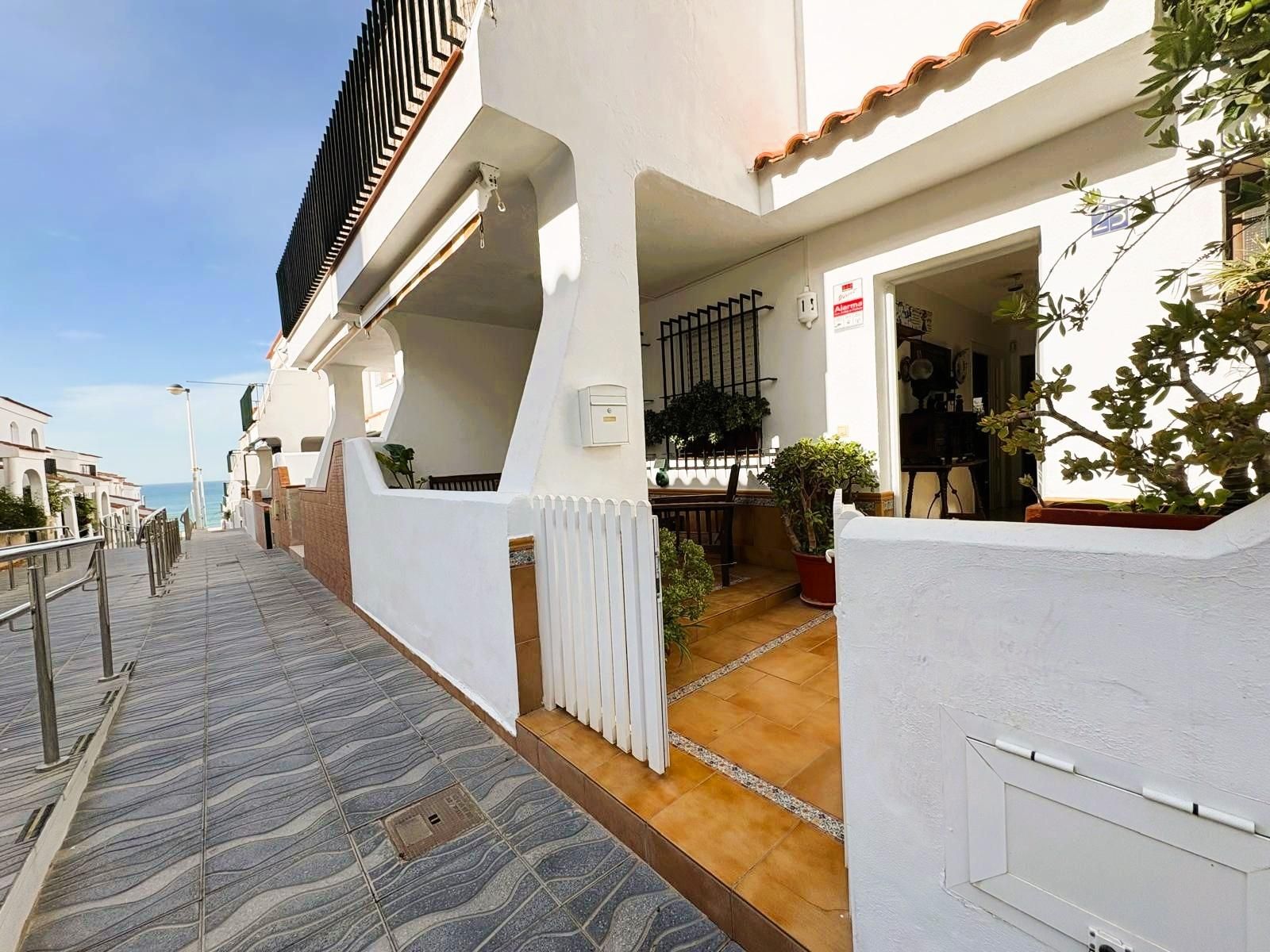 Exterior view of Single-family semi-detached for sale in Almonte  with Terrace and Balcony