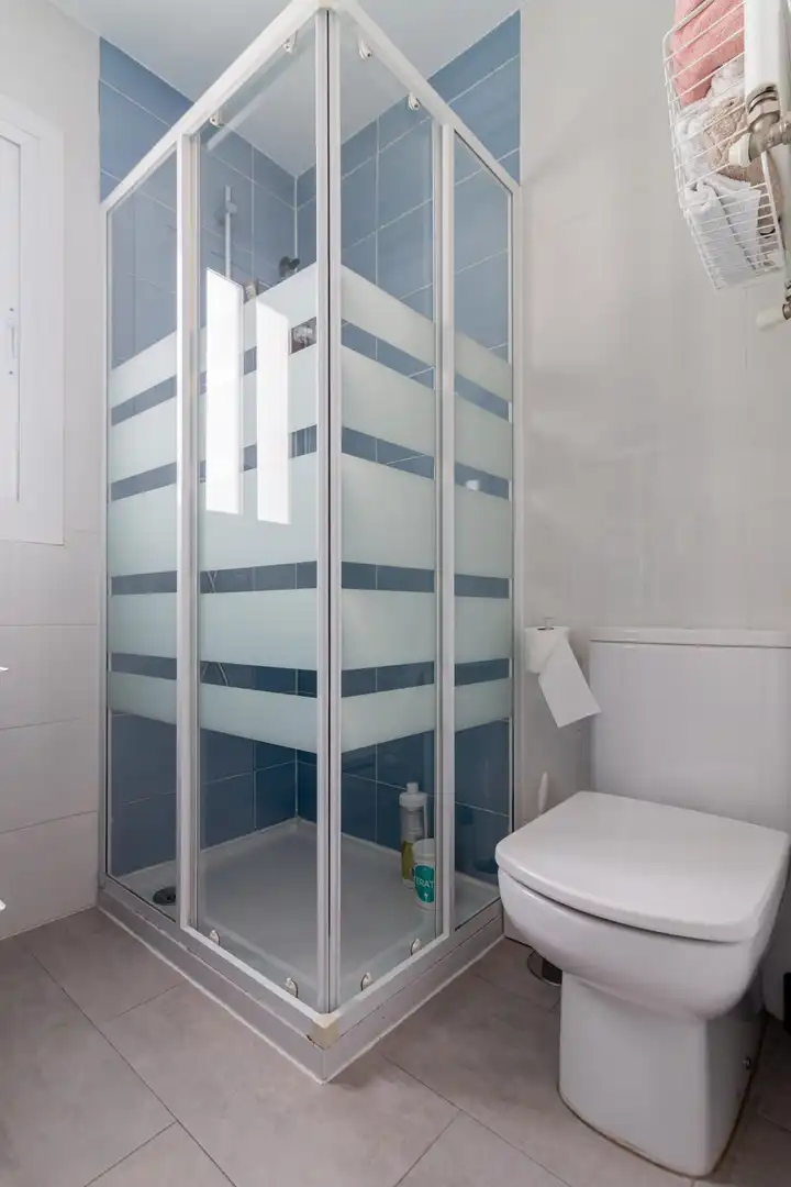 Bany de Apartament en venda en Madrid amb Calefacció