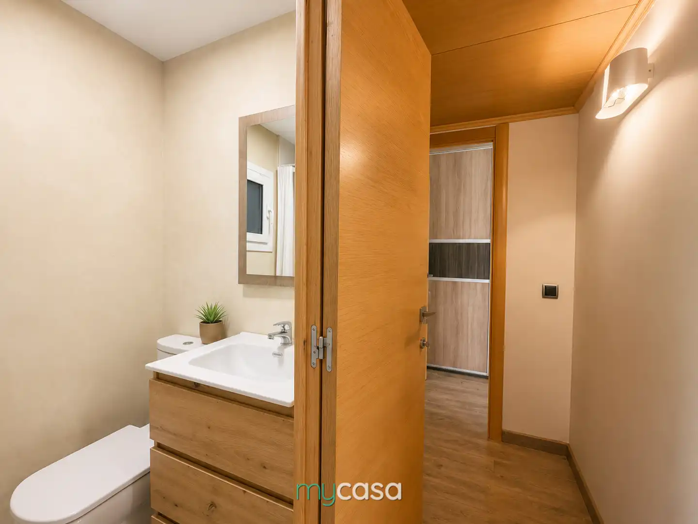 Bathroom of Flat for sale in Badalona  with Air Conditioner, Heating and Parquet flooring