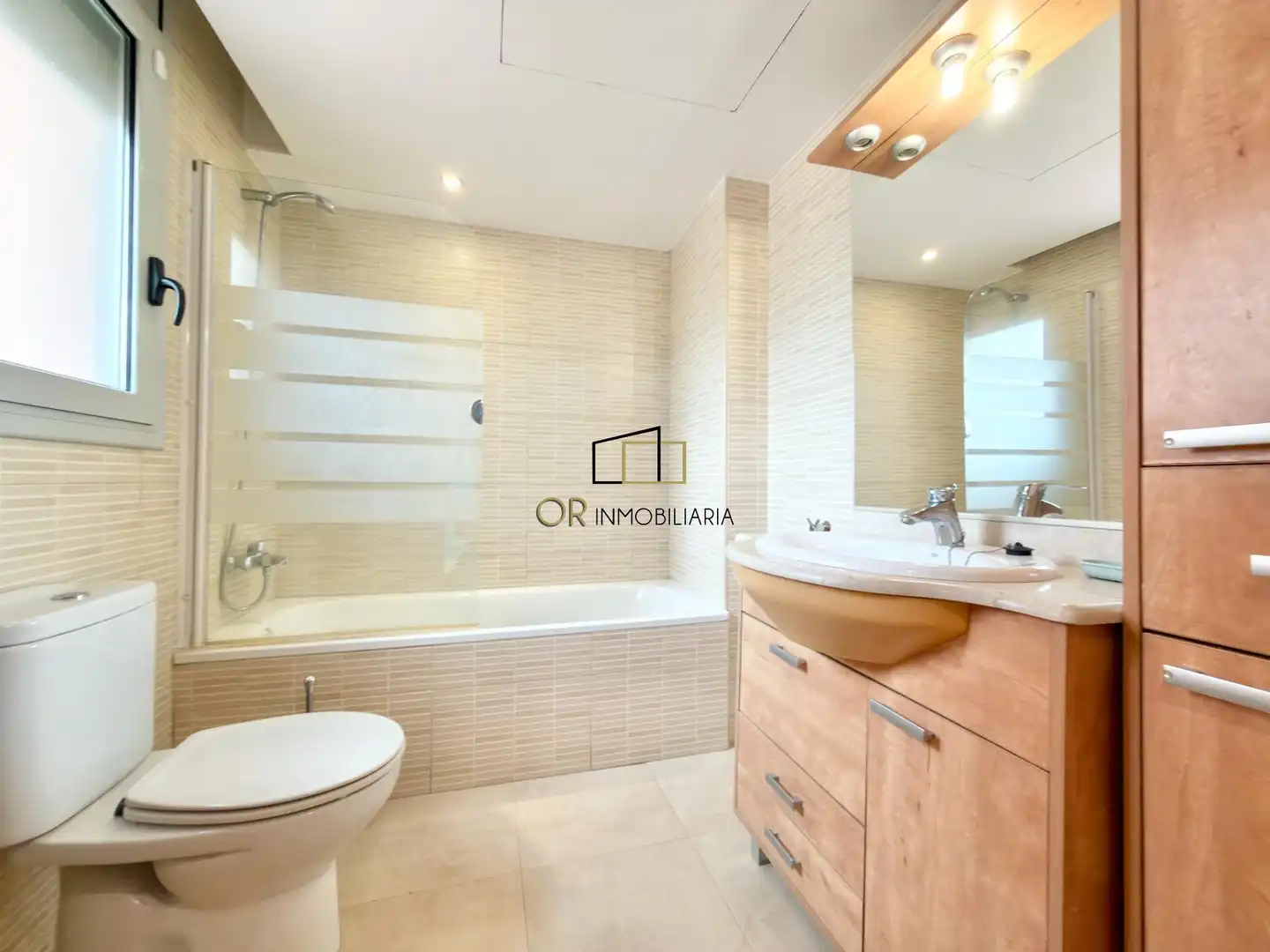 Bathroom of Flat for sale in El Pla del Penedès  with Air Conditioner, Heating and Terrace
