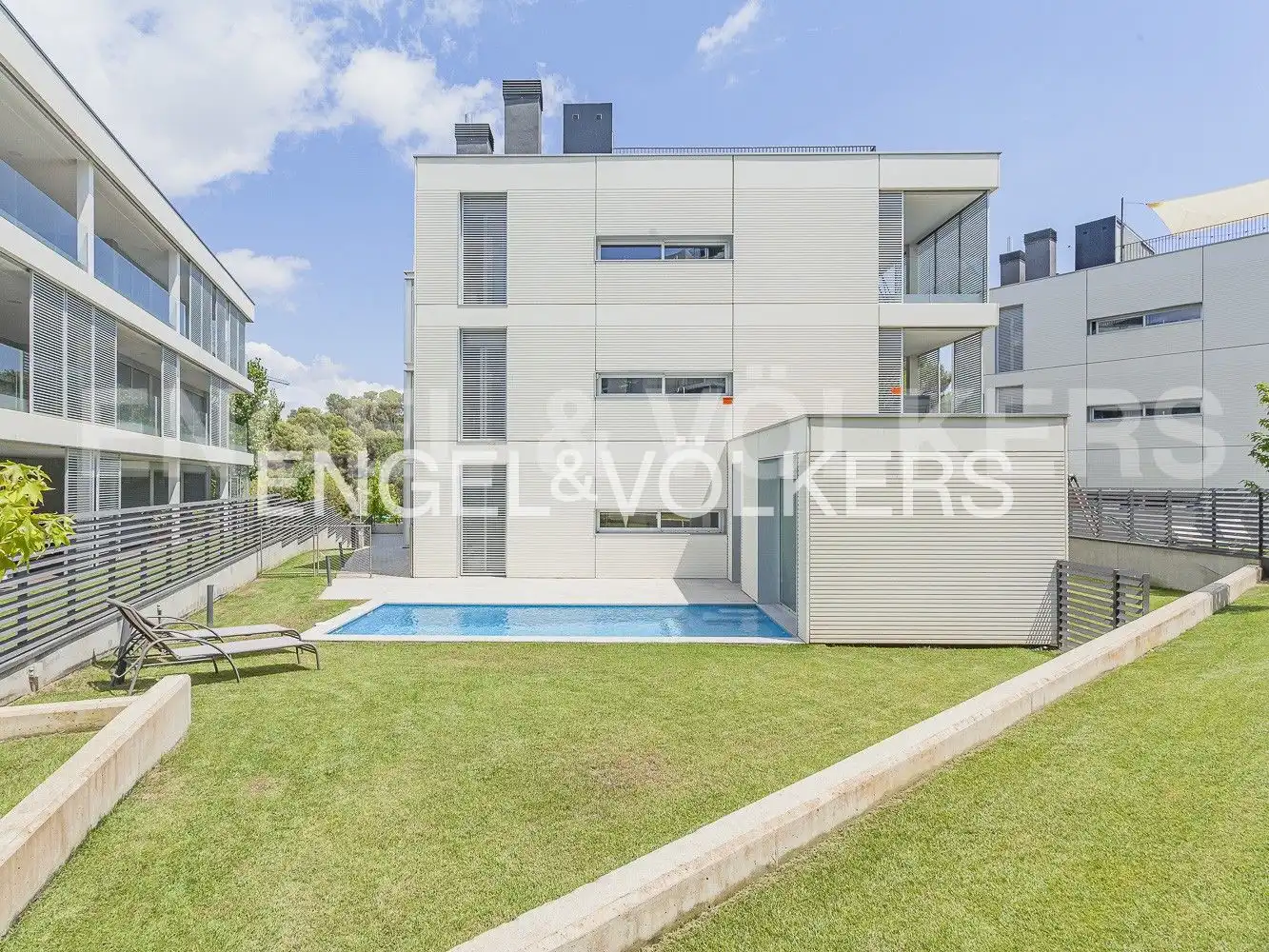 Exterior view of Attic for sale in Sant Cugat del Vallès  with Air Conditioner, Heating and Private garden