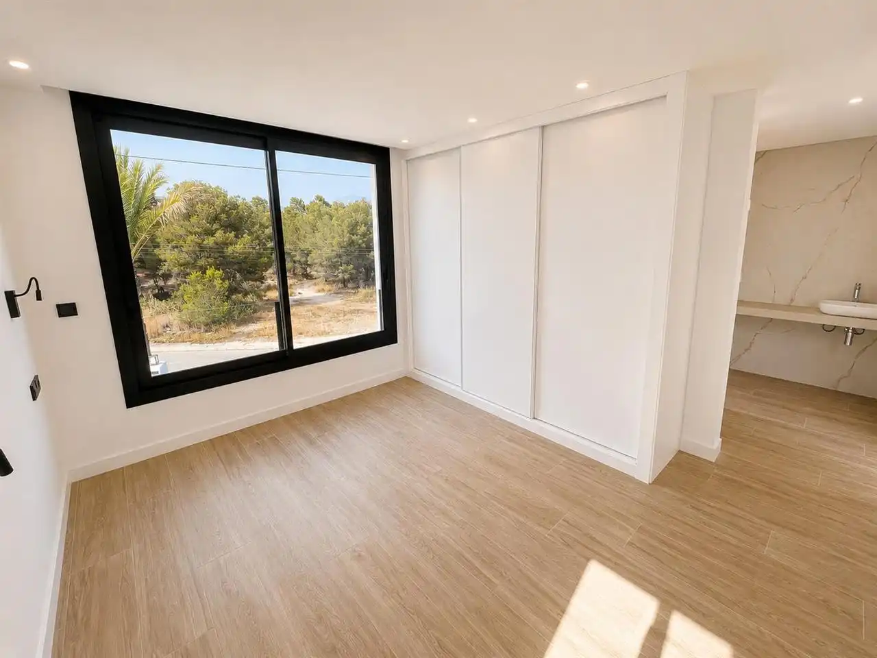Dormitori de Casa adosada en venda en L'Alfàs del Pi amb Aire condicionat, Jardí privat i Traster