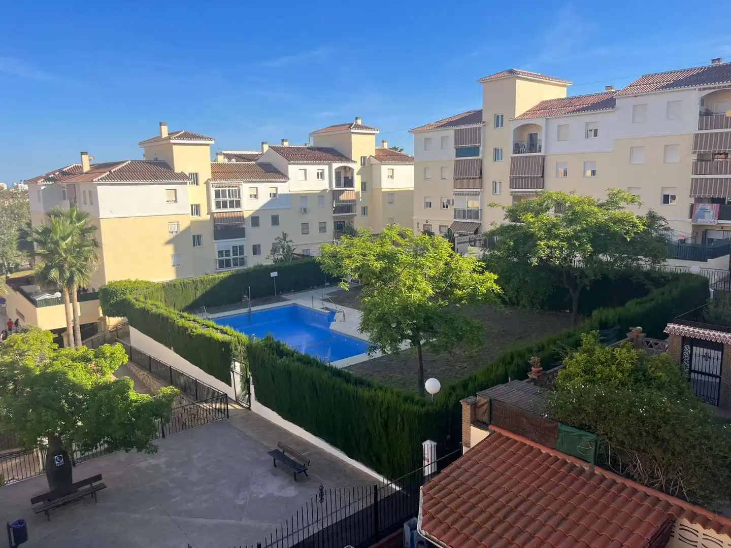 Exterior view of Flat for sale in Vélez-Málaga  with Air Conditioner, Terrace and Swimming Pool