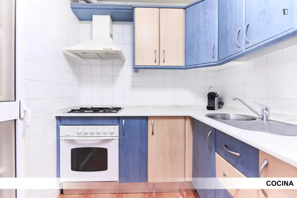 Cuina de Apartament per a compartir en Alcalá de Guadaira amb Aire condicionat, Calefacció i Moblat