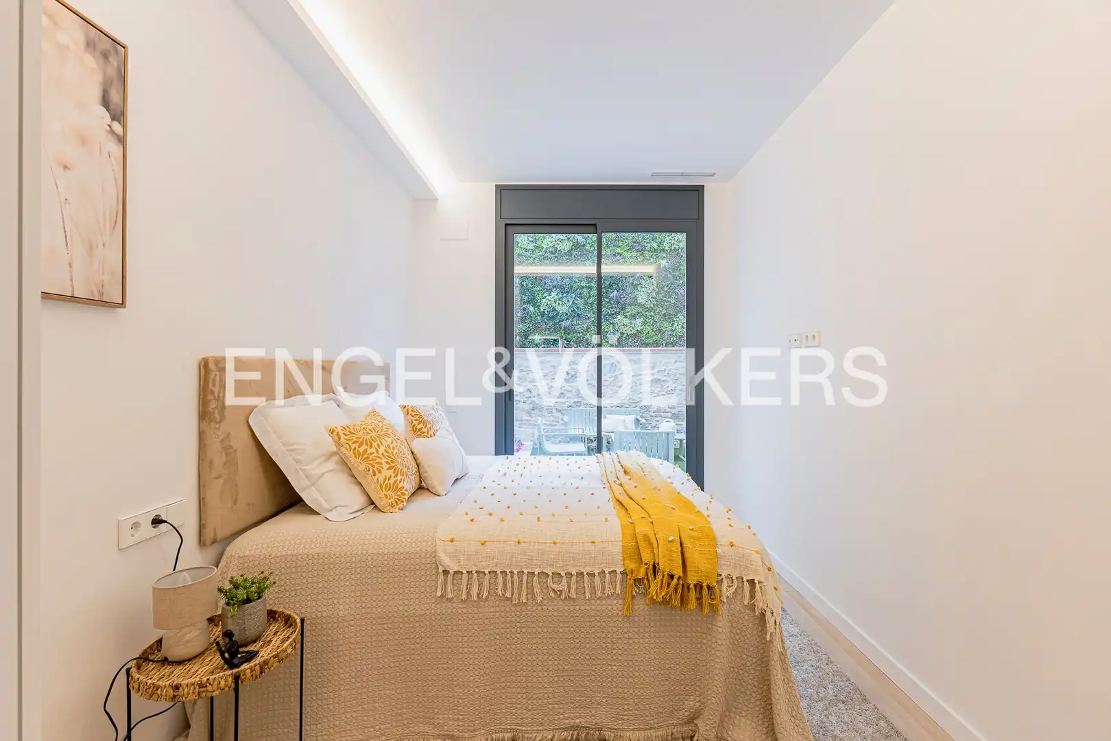Schlafzimmer von Wohnung zum Verkauf in Barcelona mit Klimaanlage, Heizung und Privatgarten
