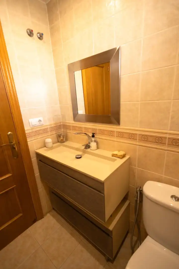 Baño de Casa o chalet en venta en La Pobla de Vallbona con Aire acondicionado, Calefacción y Terraza
