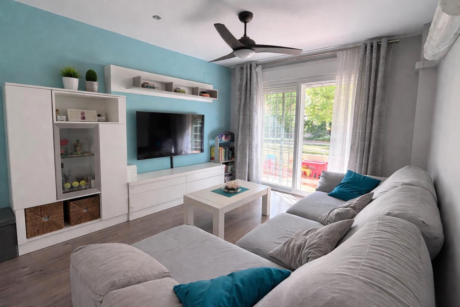 Sala de estar de Apartamento en venta en Torremolinos con Aire acondicionado, Calefacción y Terraza