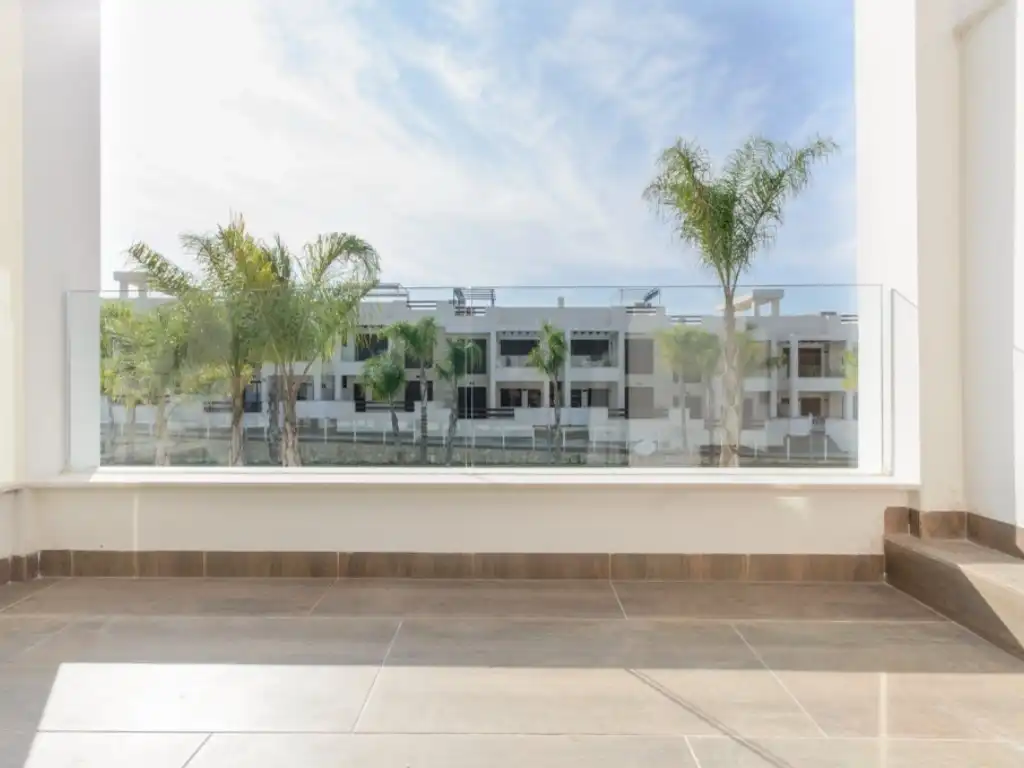 Terrassa de Casa o xalet en venda en Torrevieja amb Aire condicionat i Piscina