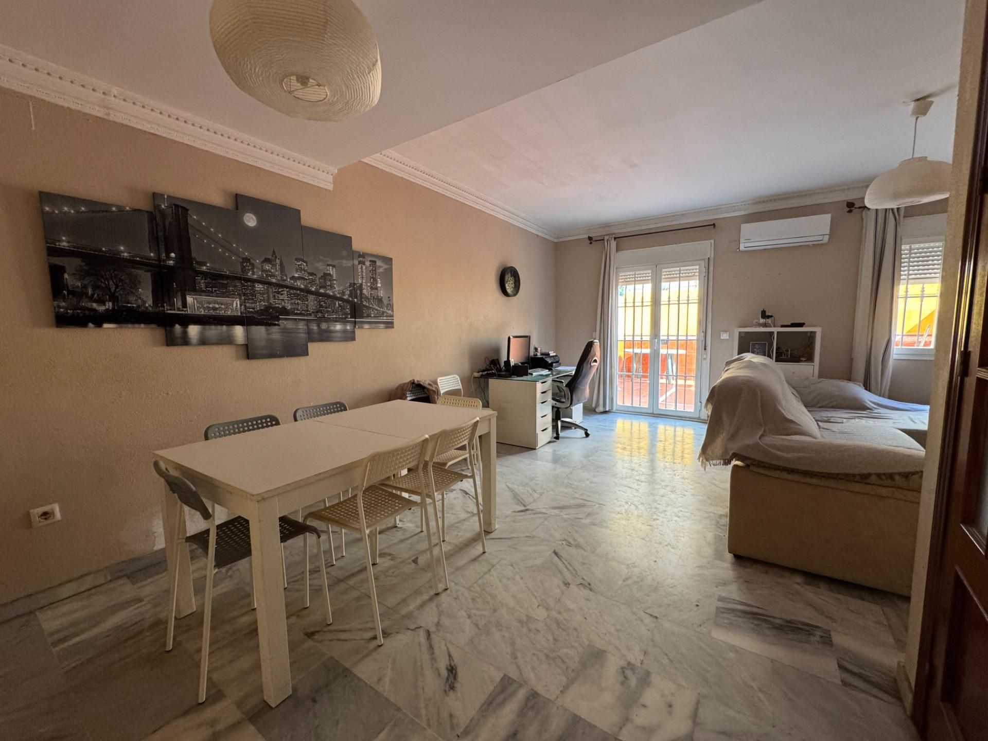 Dormitori de Casa adosada en venda en Mairena del Aljarafe amb Aire condicionat i Terrassa