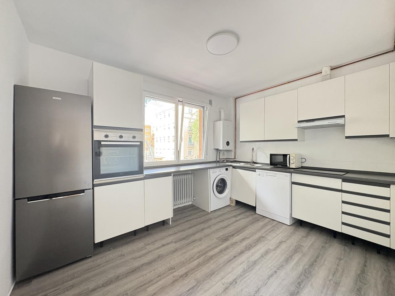 Kitchen of Flat to rent in  Madrid Capital  with Heating and Parquet flooring