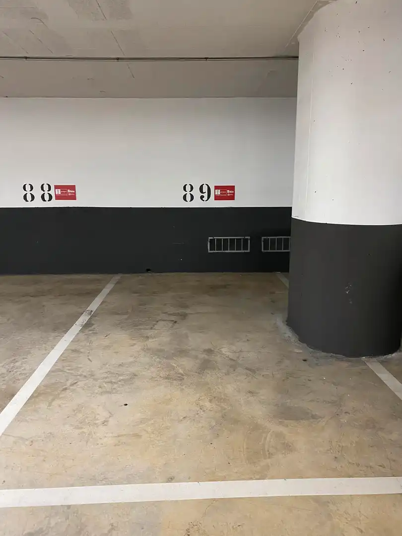 Parking de Oficina en venta en Sabadell con Calefacción