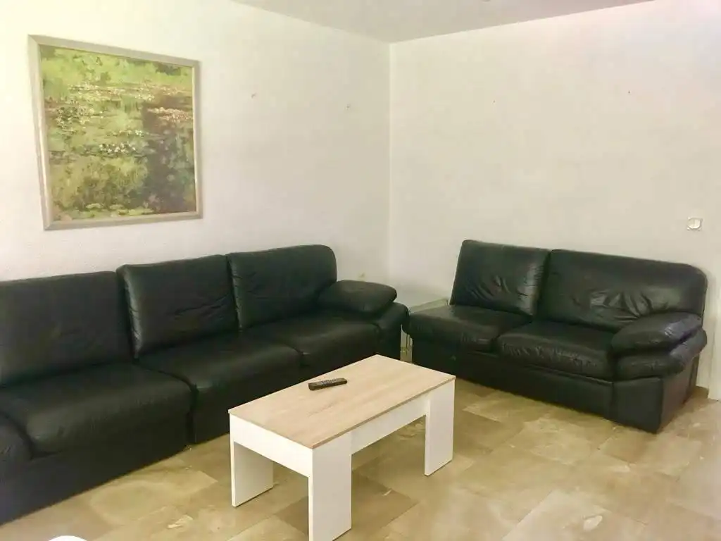 Living room of Flat for rent in Granada  with Air Conditioner, Heating and Furnished