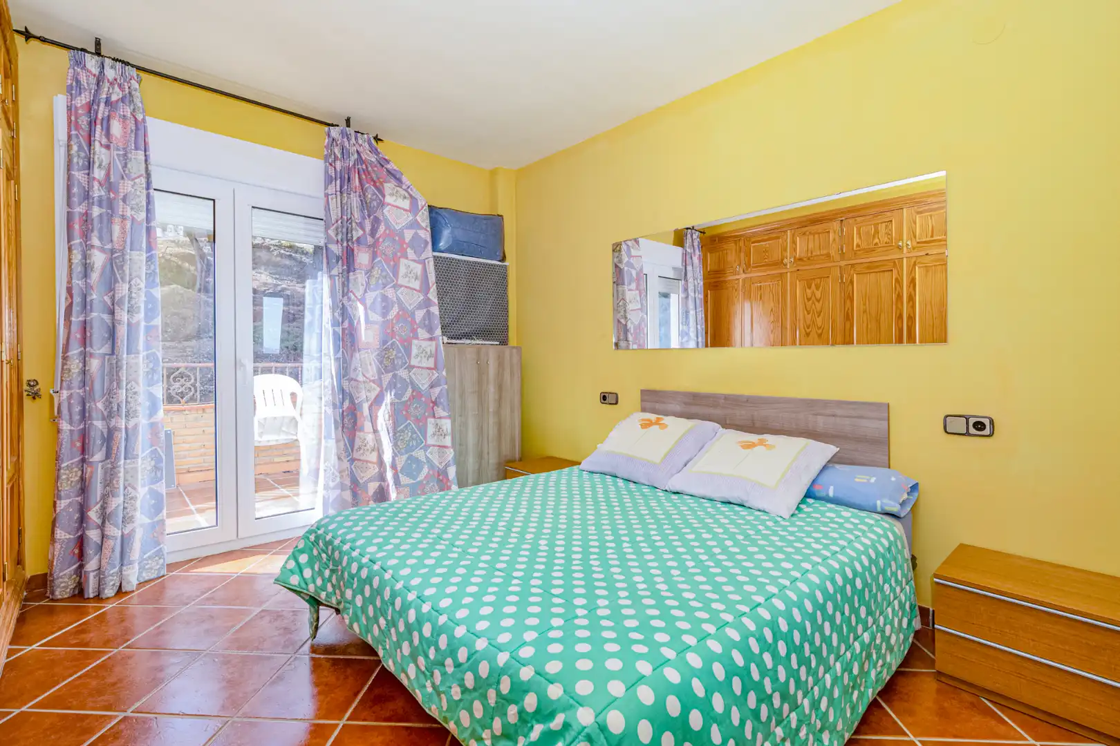 Habitación de Casa o chalet en venta en La Zubia con Aire acondicionado, Calefacción y Jardín privado