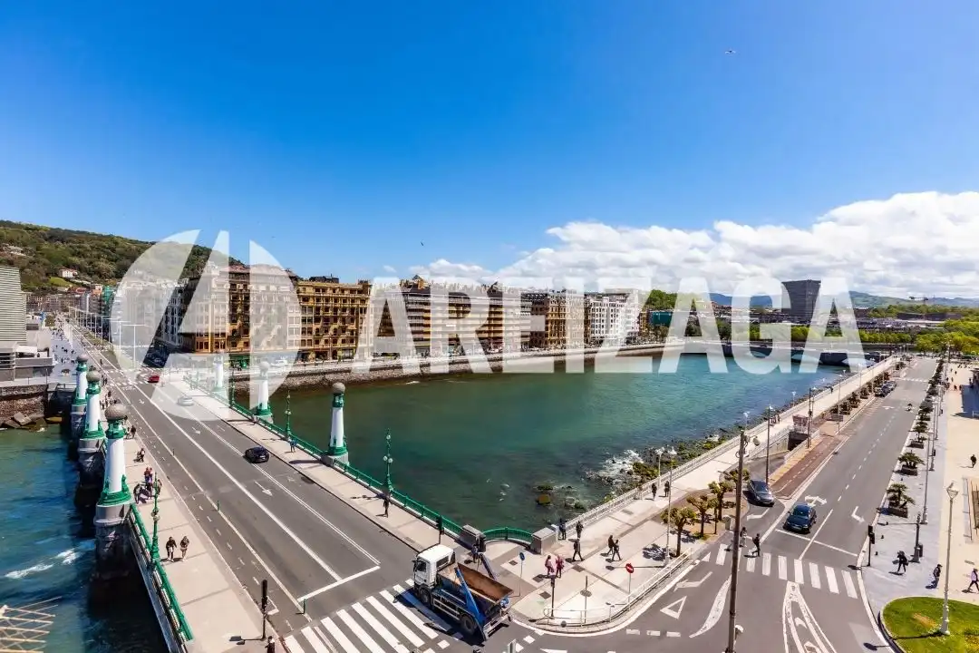 Gewerbefläche zur Miete in Ramón María Lili Pasealekua 1, imagen 4