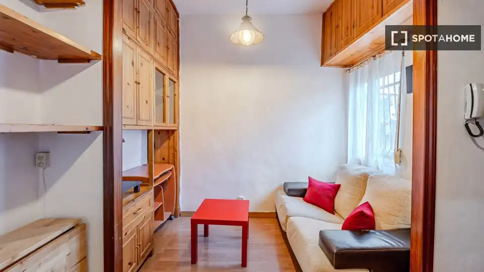 Bedroom of Study for share in Madrid  with Air Conditioner, Terrace and Furnished