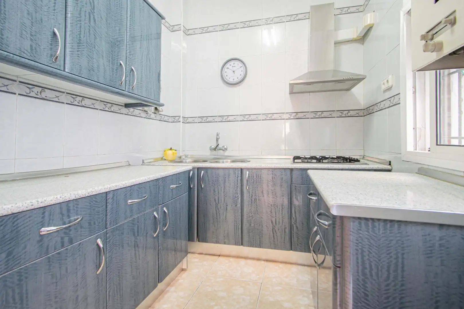 Cocina de Casa o chalet en venta en Sevilla con Aire acondicionado, Calefacción y Terraza