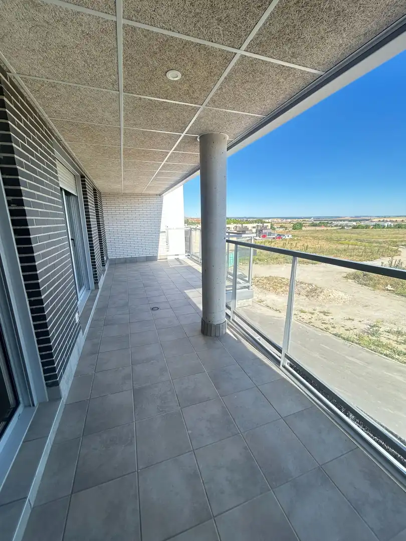 Terraza de Piso de alquiler en Cistérniga con Calefacción, Terraza y Piscina comunitaria