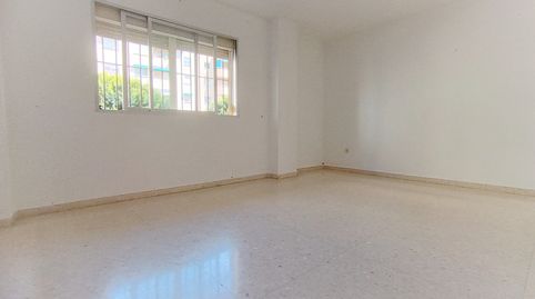 Foto 4 de Piso en venta en Huerta Nueva, Estepona