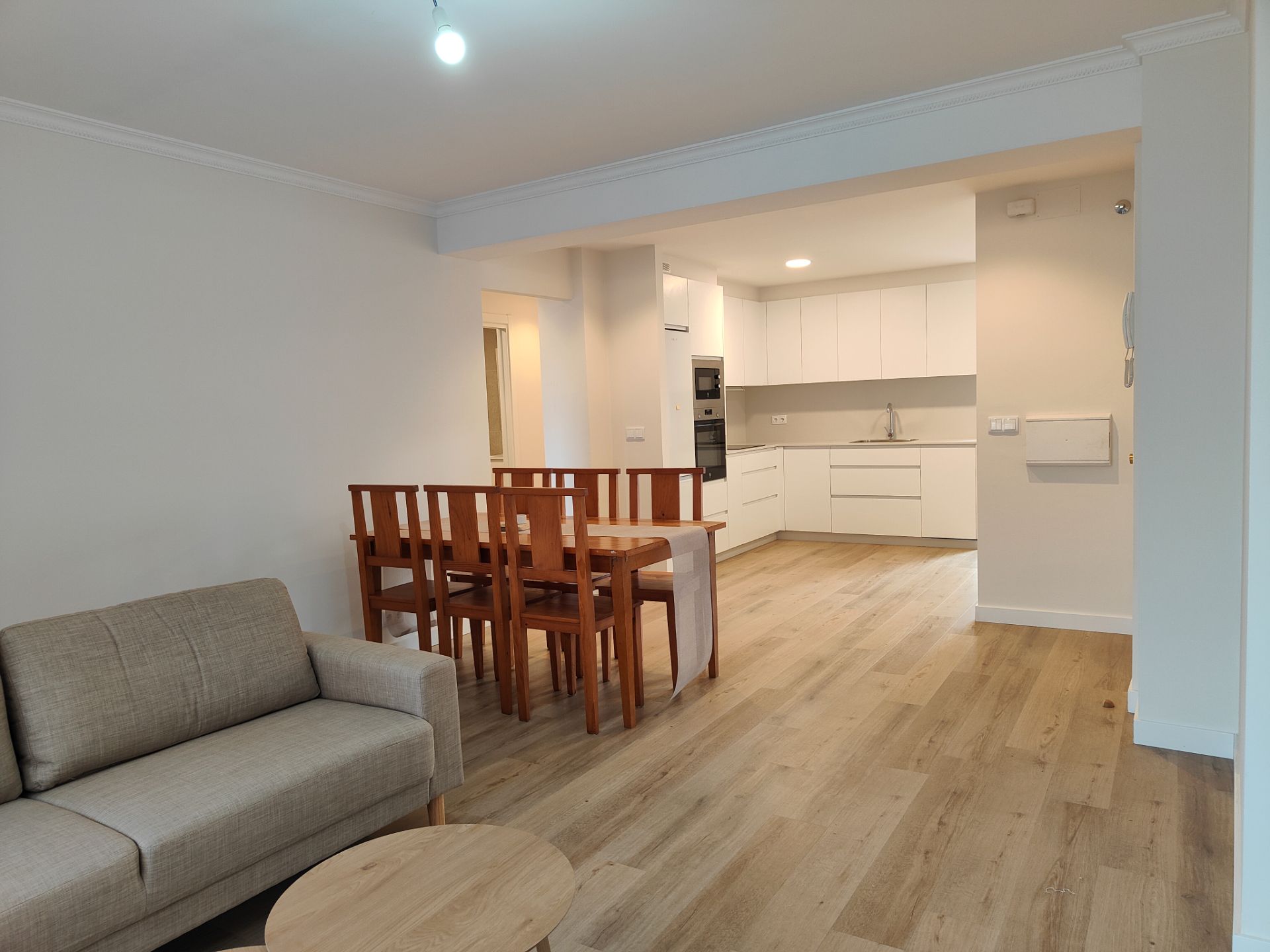 Sala de estar de Piso de alquiler en Rianxo con Calefacción, Parquet y Terraza