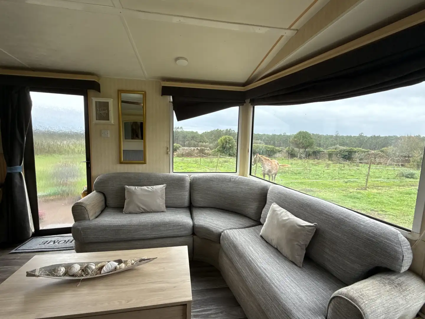 Sala de estar de Finca rústica en venta en Ponteceso con Calefacción y Amueblado