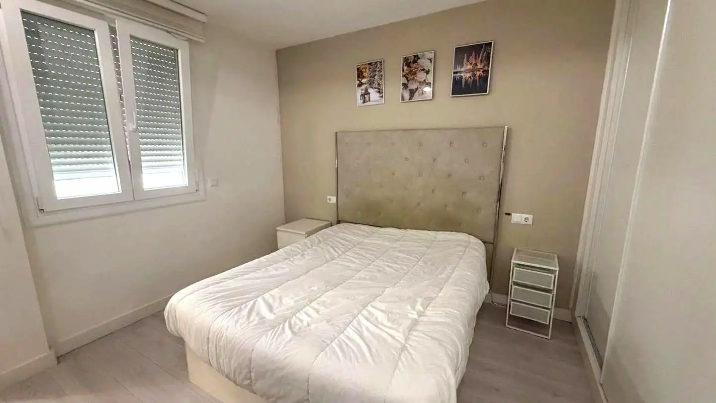 Habitación de Piso en venta en  Logroño con Calefacción y Amueblado