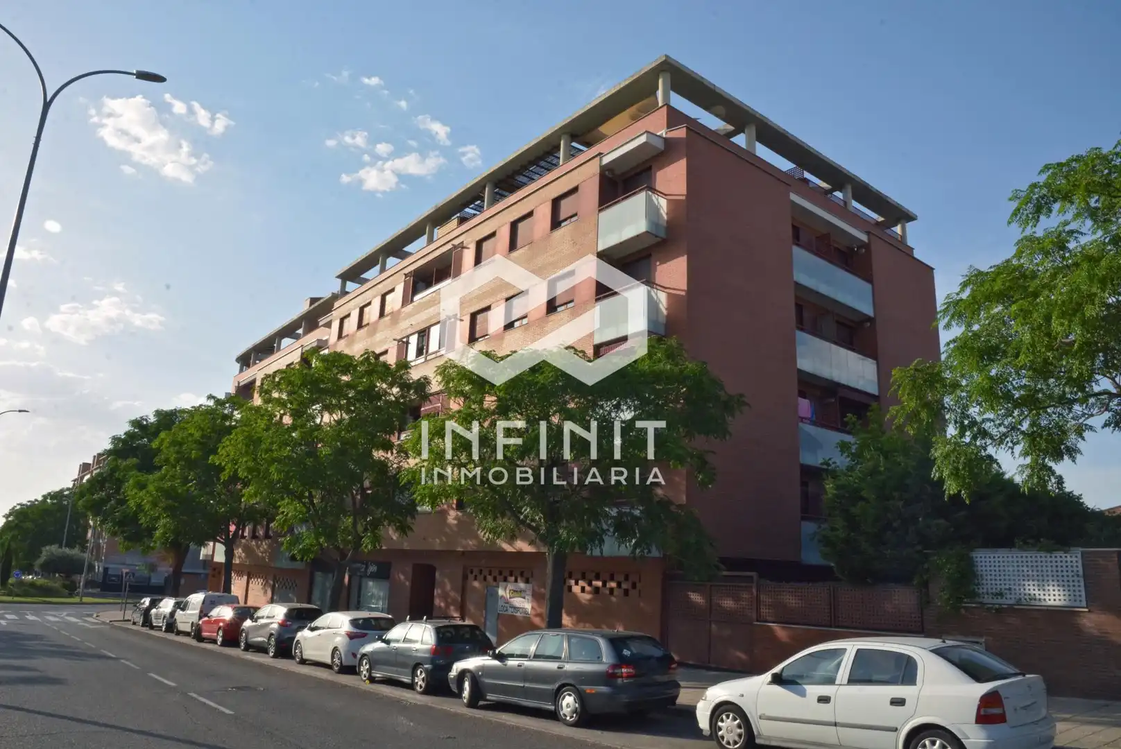 Vista exterior de Piso en venta en Guadalajara con Calefacción, Terraza y Trastero