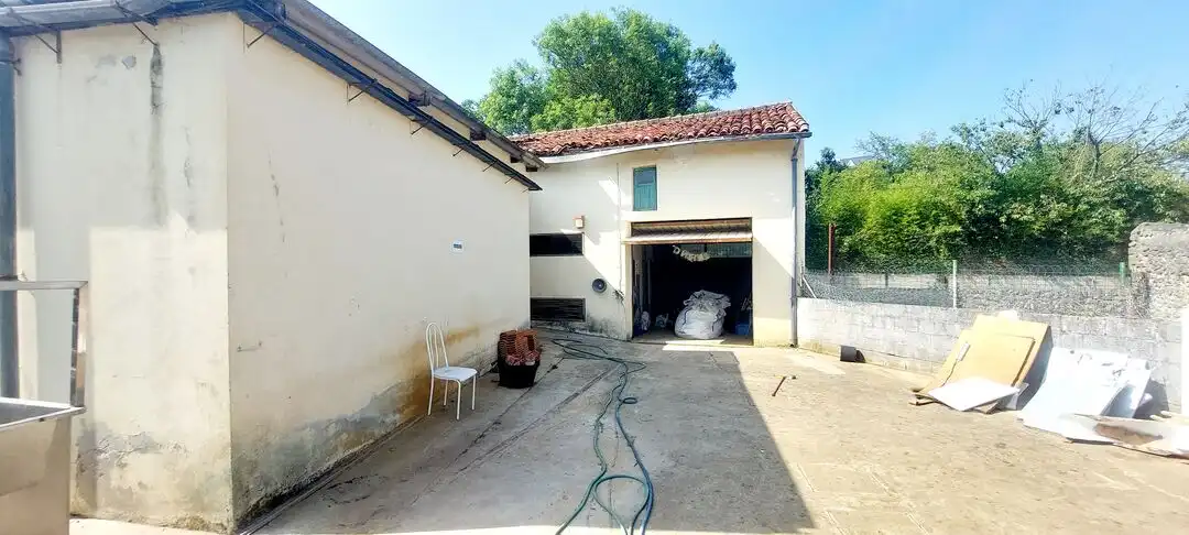 Parking of Houses for sale in Camargo