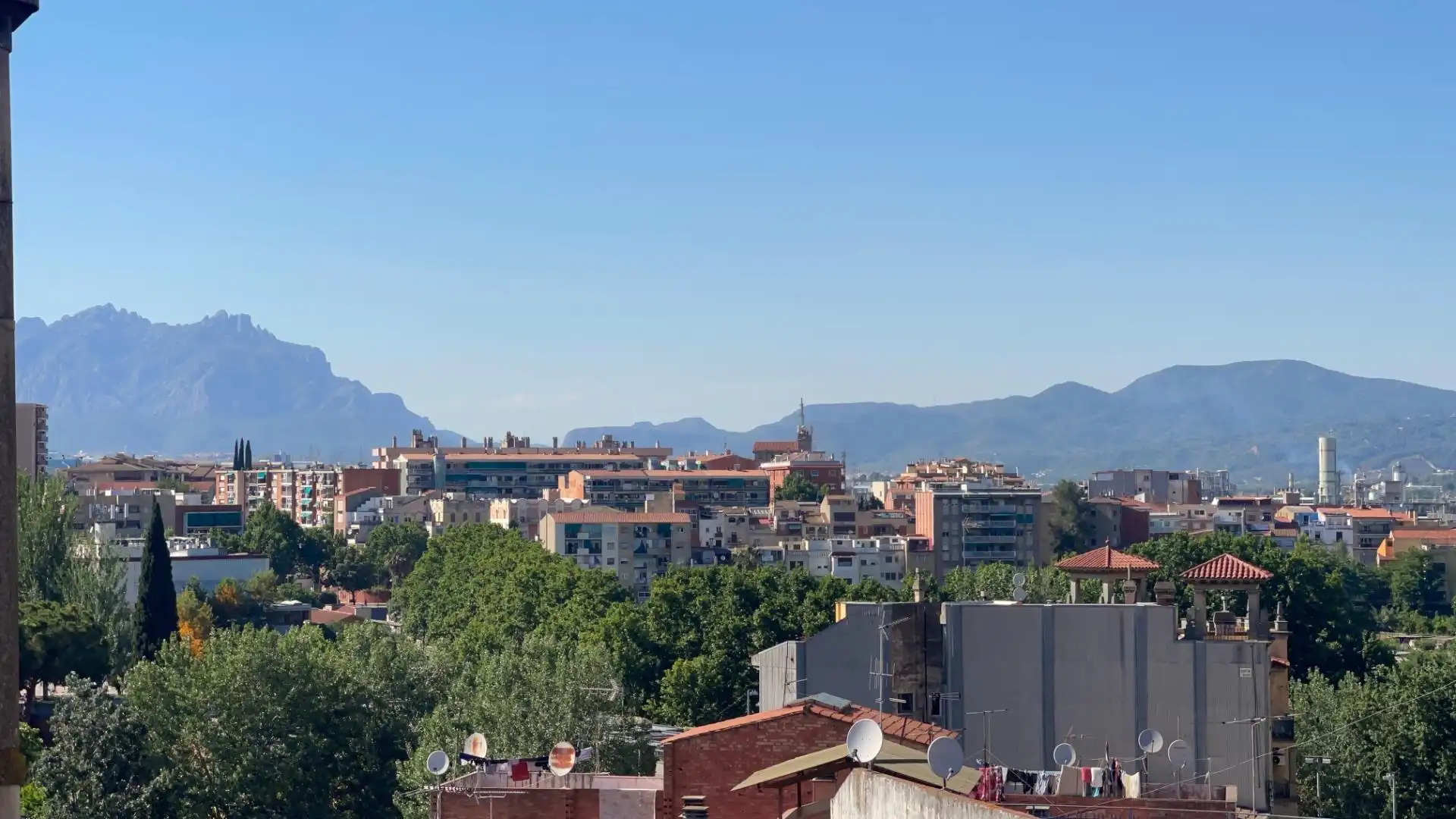 Vista exterior de Àtic en venda en Martorell amb Terrassa