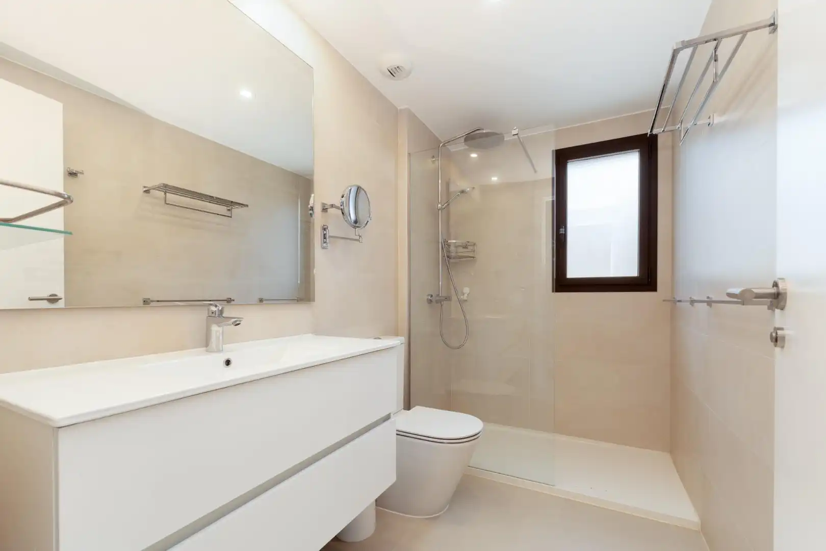 Bathroom of Flat for sale in Rincón de la Victoria  with Air Conditioner and Community pool