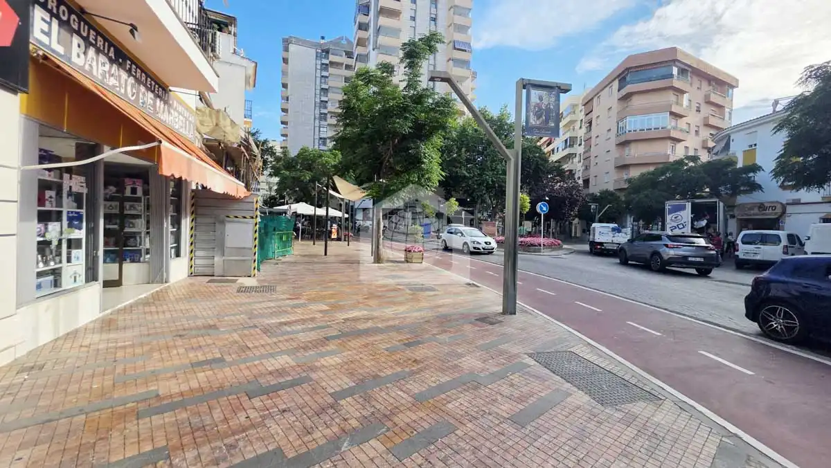 Vista exterior de Apartament en venda en Marbella amb Aire condicionat i Terrassa