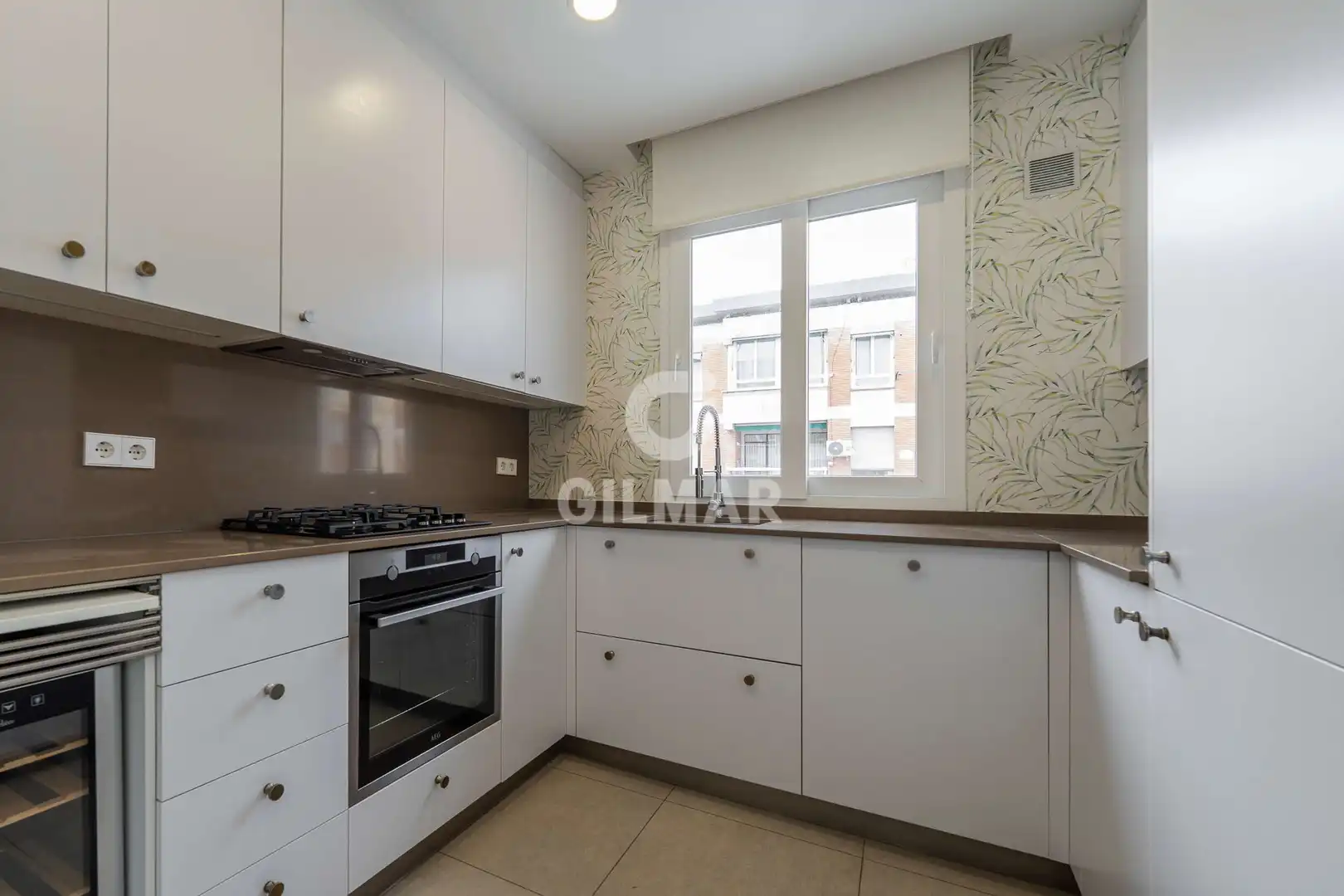 Cocina de Piso en venta en Madrid con Calefacción y Balcón