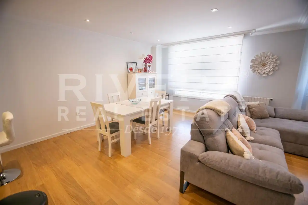 Living room of Duplexes for sale in Nigrán  with Heating, Parquet flooring and Storage room