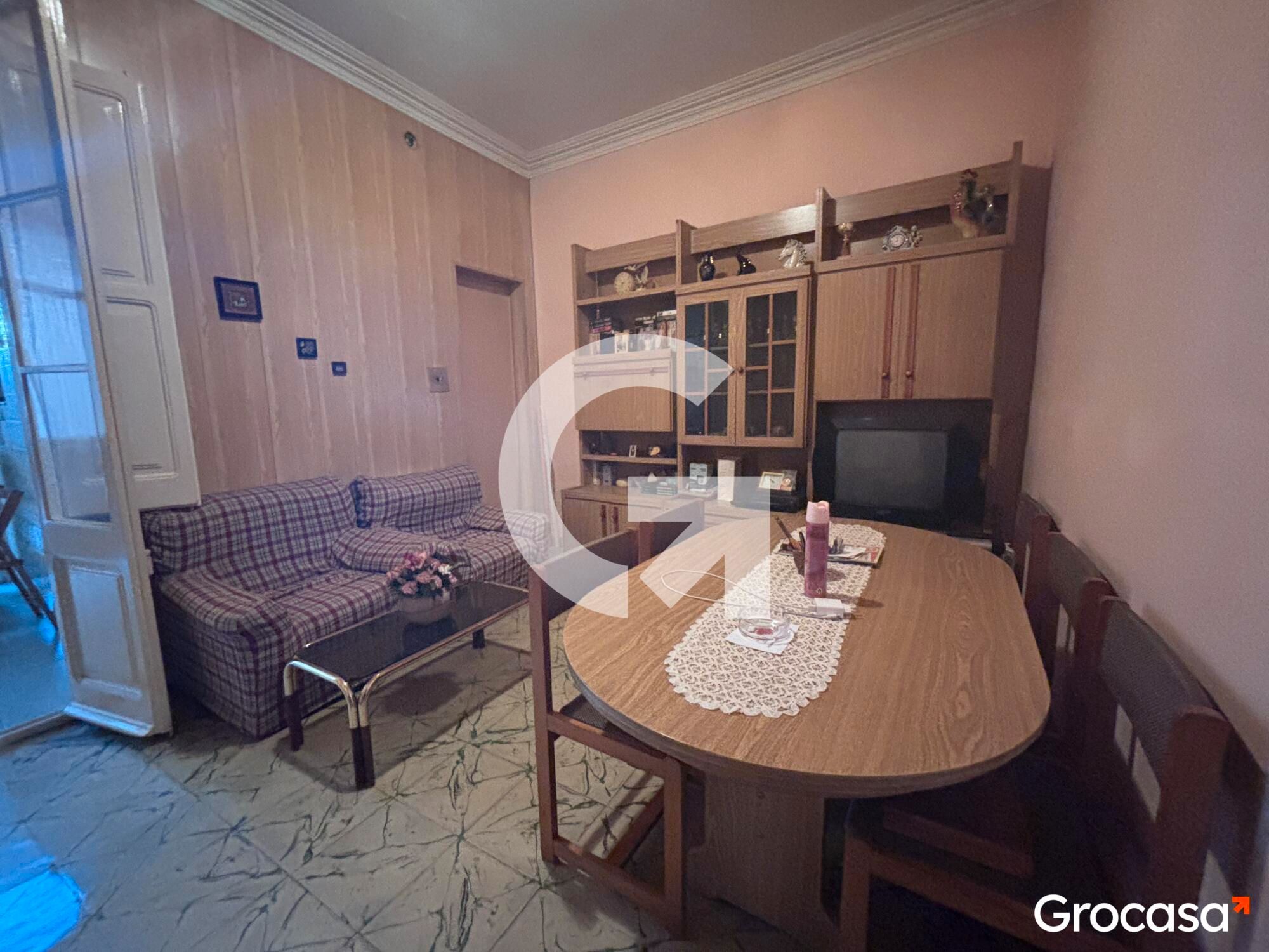 Sala d'estar de Casa adosada en venda en Terrassa amb Jardí privat, Terrassa i TV