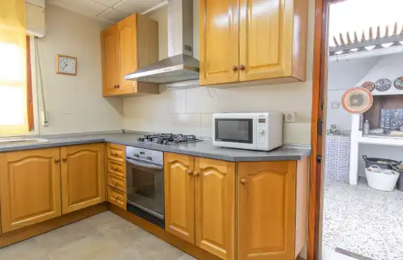 Cuina de Casa o xalet en venda en Elche / Elx amb Jardí privat, Terrassa i Piscina